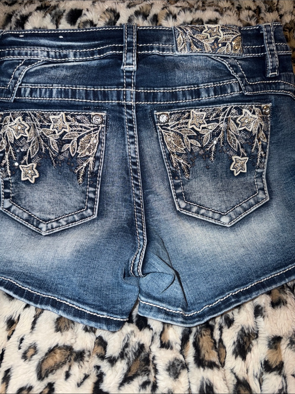 Miss Me Embroidered Star Pocket Women’s Denim Shorts - Blue